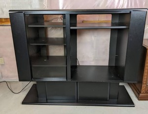 lot 184 image: Entertainment Center TV Stand, Black