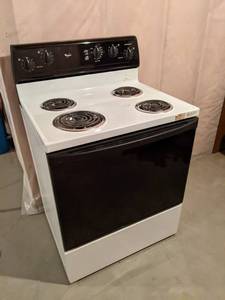 lot 186 image: Whirlpool 4-Burner Electric Range