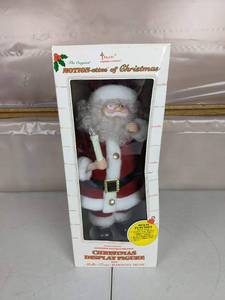 lot 197 image: New Vintage Telco The Original Motion-ettes of Christmas Animated Santa Claus Figurine