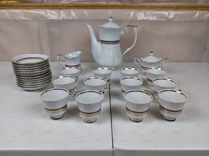 lot 224 image: Vintage Chodziez Poland TeaCoffee Set, Service for 12