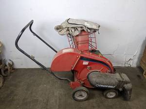 lot 4 image: TroyBilt Chipper Vacuum 4HP Model 47278 Chipper shredder