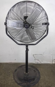 lot 133 image: Commercial Electric Large Adjustable Fan