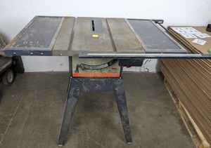 lot 135 image: Vintage Sears Craftsmans 10 Bench Saw