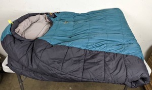 lot 116 image: Cabelas Alaskan Guide Sleeping Bag
