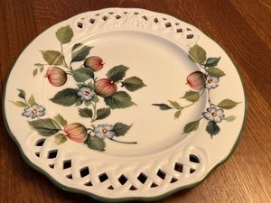 lot 26 image: Two Beautiful Italian Made Decorative Plates