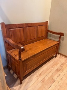 lot 27 image: Nice Storage Bench