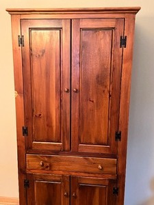 lot 25 image: Lovely Armoire Cabinet