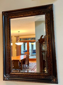 lot 11 image: Ornate Charming Decorative Wall Mirror