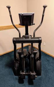 lot 29A image: New Balance 9000 Elliptical Trainer