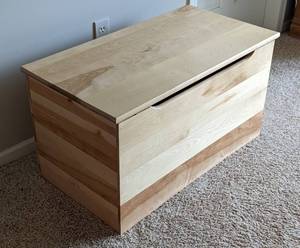 lot 40 image: Blonde Wood Storage Box