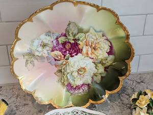 lot 50 image: Vintage Painted Dishes and Figurines