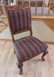 lot 51 image: Elegant Accent Chair