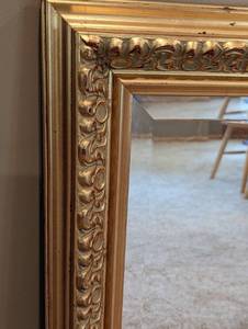 lot 84 image: Large Gold Wall Mirror