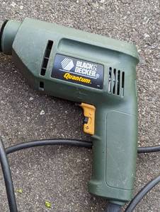 lot 100 image: Black and Decker Drill