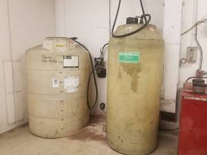 lot 26 image: 500-Gallon, 300-Gallon Poly Storage Tanks