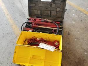 lot 62 image: Porter Power & Accessories, Cases