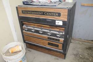 lot 711 image: ETP UCB-5-125 Refrigerated Vending Machine