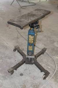 lot 609 image: Transmission Lift