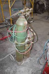 lot 616 image: Welding Set, Tanks, Regulator, Hoses, Tank Cart, Tank Chain