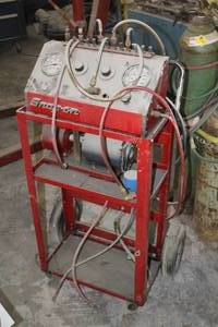 lot 617 image: Snap-on 01012 R12R134 Air Conditioning Recharge System