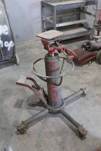 lot 629 image: Transmission Jack