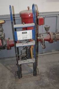 lot 635 image: Penske Truck Rental Appliance CartBox Cart Two In One Hand Truck 2-wheel