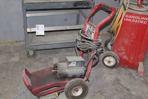 lot 636 image: North Star Portable Sprayer