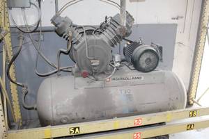 lot 640 image: Ingersoll-Rand T-30 Compressor