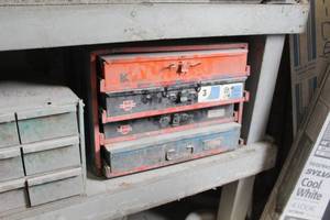 lot 647 image: Parts Organizer Cabinet 4-drawer, Hardware