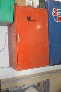 lot 654 image: Kent Automotive Metal Storage Cabinet