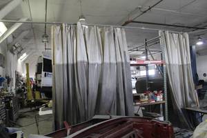 lot 656 image: Spray Curtain