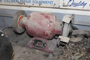lot 671 image: Northern Industrial Bench Grinder