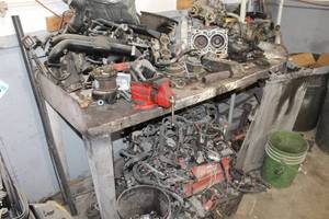 lot 678 image: Metal Work Bench