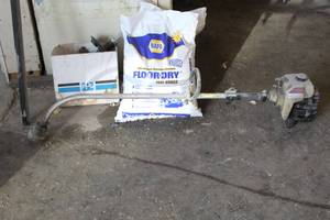 lot 703 image: Ryobi 15 31cc Line Trimmer