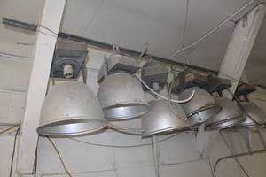 lot 727 image: Industrial Metal Halide M59 400W Light Bar 6-Lamp