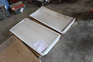 lot 761 image: Lot of (2) LED Light Fixture