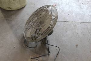 lot 746 image: WallCeiling Fan