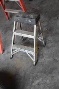 lot 750 image: 2 3-Step Step Ladder