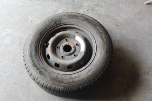 lot 752 image: Hankook Dynapro H Tire with 5-Lug 16 Steel Rim