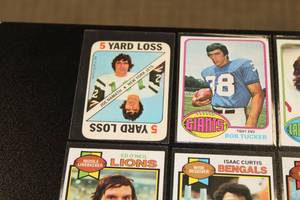 1970s Football Card Star & Common Lot  25 Cards