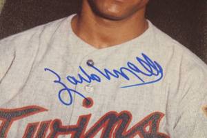 Zolio Versailles 8x10 Photo In Person Autograph