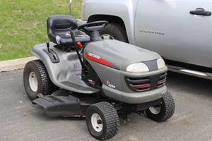 Craftsman LT 2000 Riding Lawn Mower