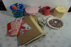 Assorted Holiday Dcor - Plates, Cake Stand