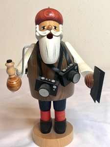 lot 87 image: Erzgebirgische Photographer Figurine Smoker