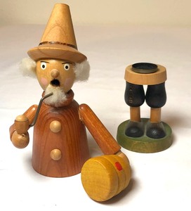 lot 97 image: Vintage German Bee Keeper Smoker Figurine