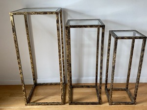 lot 37 image: Set of Three Decorative Nesting Pedestal Tables