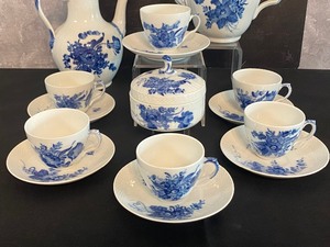 lot 49 image: Royal Copenhagen Blue Flower Tea Set