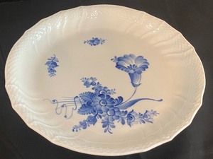 lot 33 image: Royal Copenhagen Blue Flower Platter - 1691