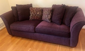 lot 146 image: Beautiful Sleeper Sofa