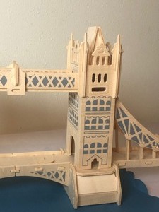 lot 139 image: London Bridge 3-D Wooden Puzzle